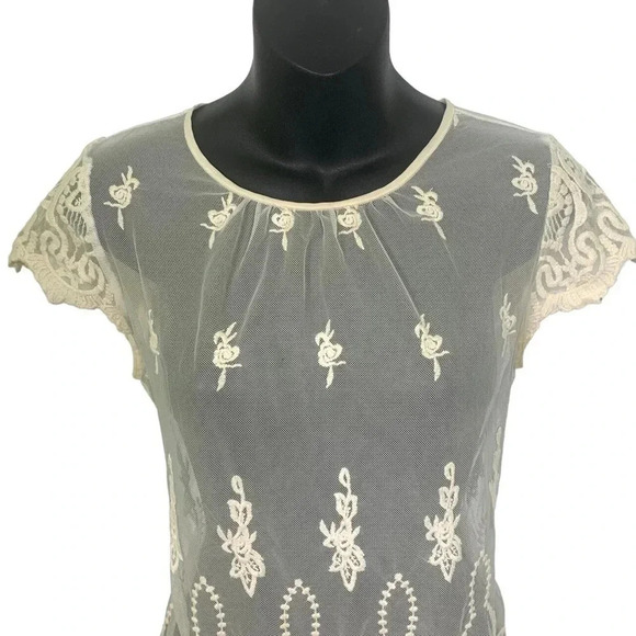 Embroidered Sheer Lace Top - Picture 3 of 5